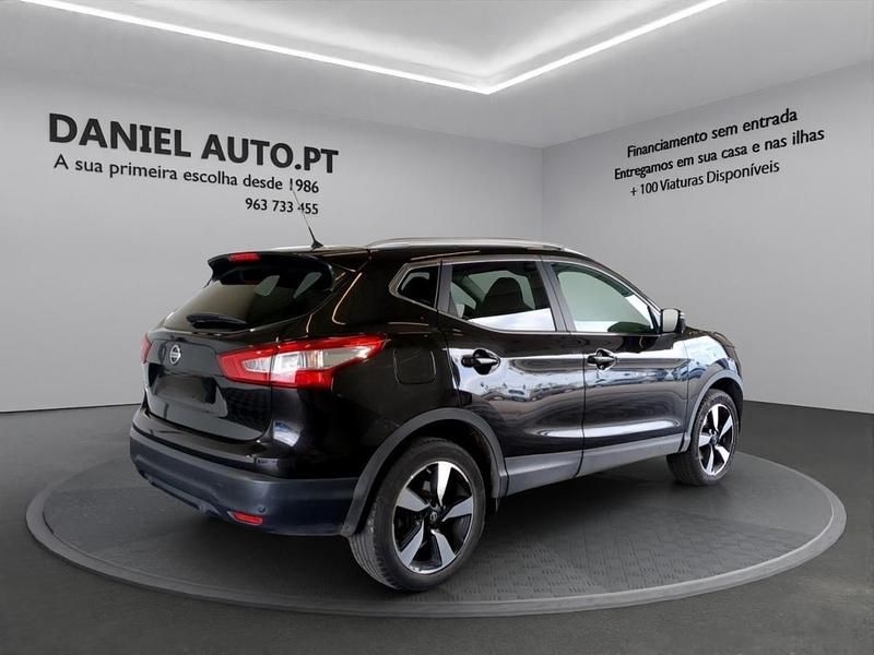 Usado Nissan Qashqai 115 HP (84 kW) 2016 Preto SUV