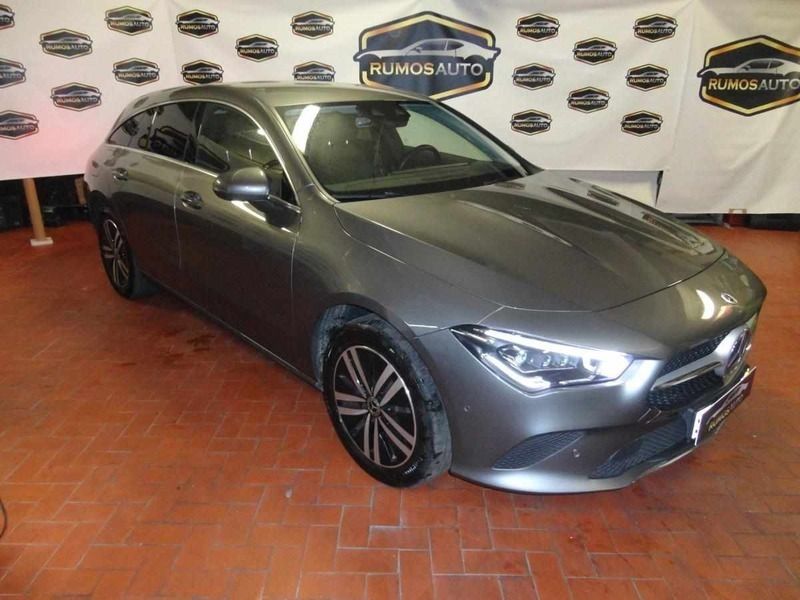 Cinzento Usado 2022 Mercedes CLA250e Sedan | € 32.400 (Preço justo) - Imagem 1/4