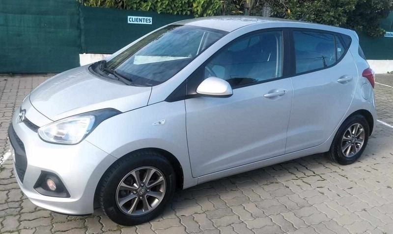 Cinzento Usado 2015 Hyundai i10 Citadino | € 9.300 (Preço elevado) - Imagem 1/4