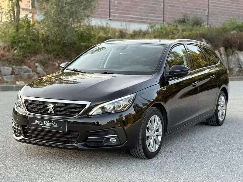 Usado Peugeot 308 SW Style 130 HP (95 kW) 2020 Preto Carrinha