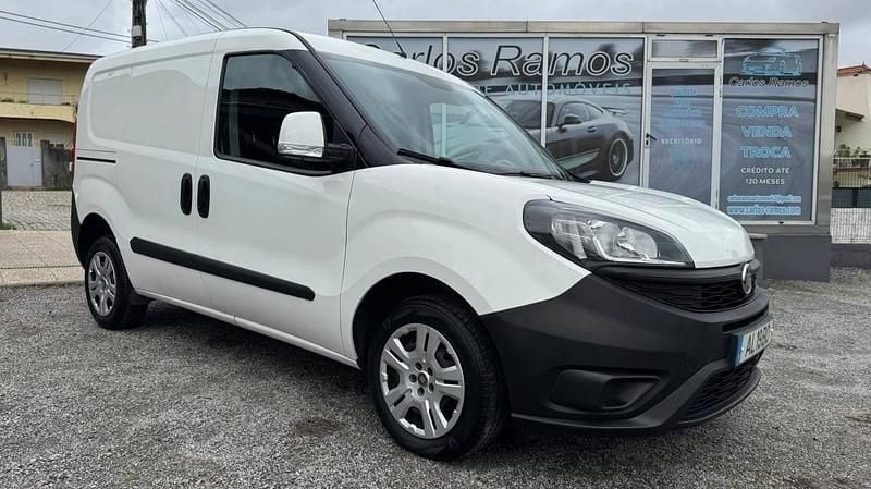 Usado Fiat Doblò 95 HP (69 kW) 2021 Branco Monovolume