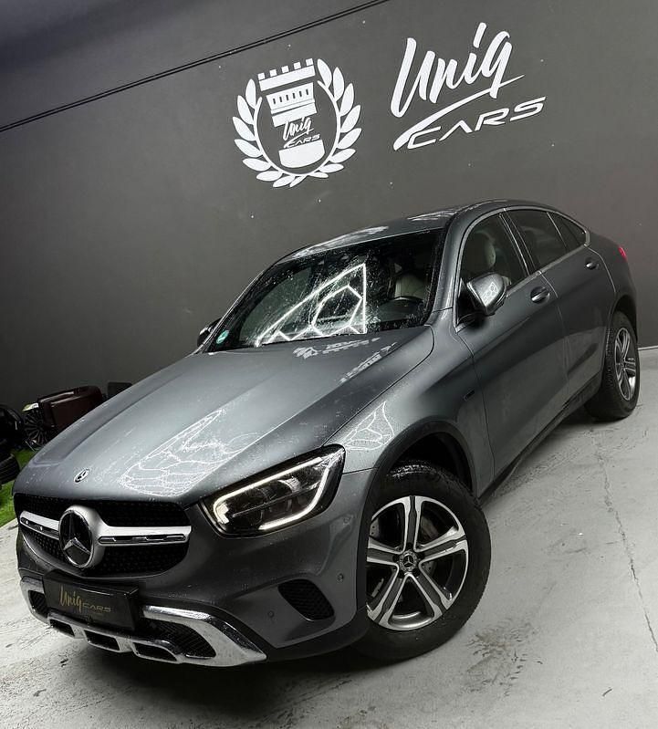 Cinza Usado 2020 Mercedes GLC300 Advanced Coupé | € 45.999 (Preço justo) - Imagem 1/4