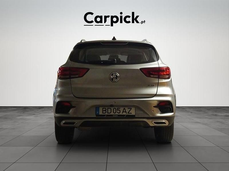 Usado MG ZS Luxury 111 HP (81 kW) 2023 Outra SUV