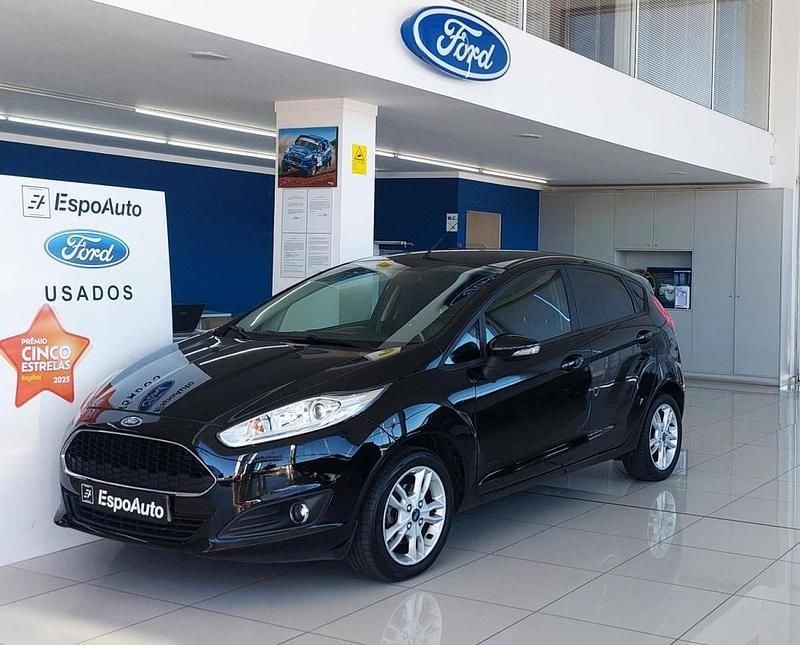 Preto Usado 2017 Ford Fiesta Trend Citadino | € 10.750 (Preço justo) - Imagem 1/4