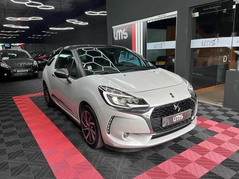 Branco Usado 2016 DS Automobiles DS3 Sport Chic Citadino | € 11.950 (Preço justo) - Imagem 1/4