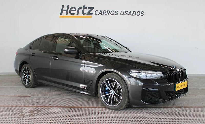 Cinza Usado 2022 BMW 530 Sedan | € 40.790 (Super Preço) - Imagem 1/4