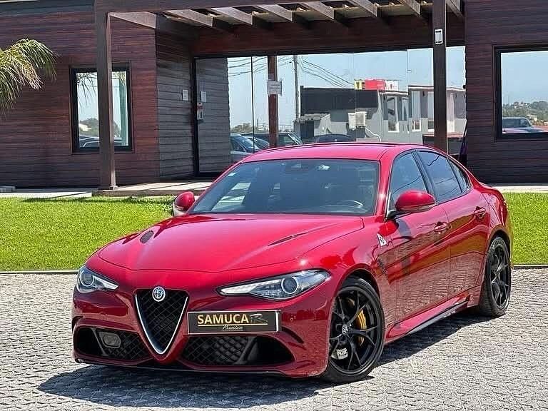 Vermelho Usado 2017 Alfa Romeo Giulia Quadrifoglio Sedan | € 64.990 (Preço justo) - Imagem 1/4