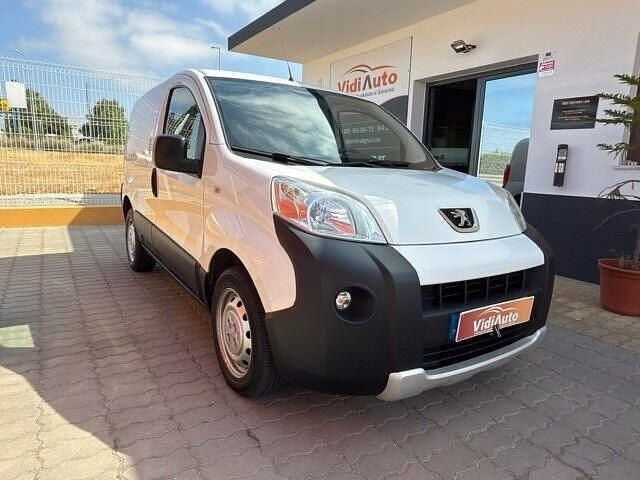 Branco Usado 2013 Peugeot Bipper Monovolume | € 6.900 - Imagem 1/4