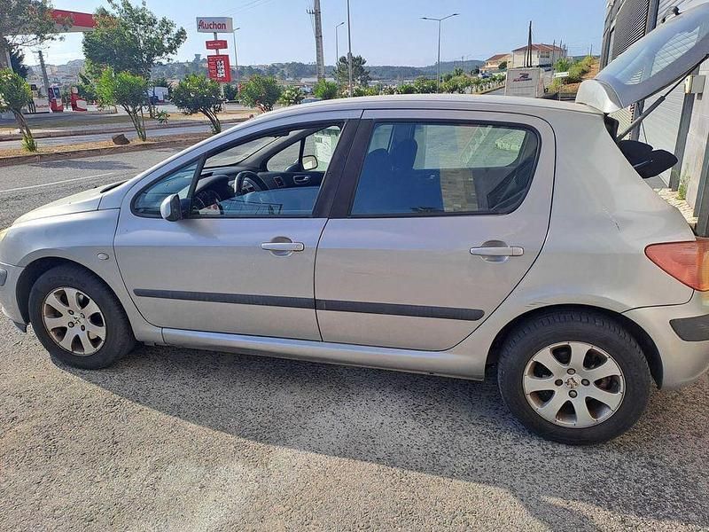 Usado 2002 Peugeot 307 Sedan | € 1.800 - Imagem 1/4