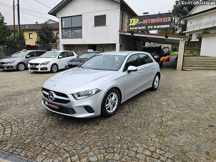Usado Mercedes A180 Style 116 HP (85 kW) 2020 Cinza