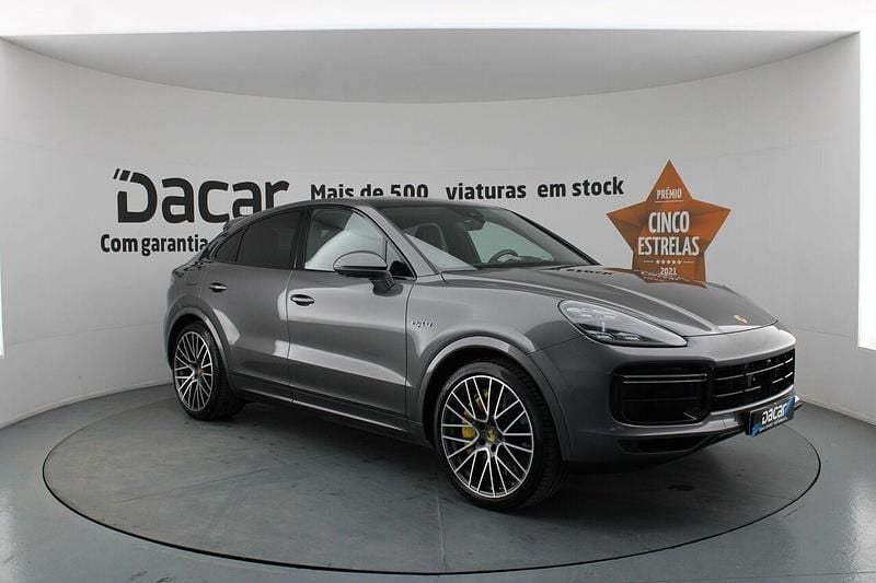 Cinzento Usado 2019 Porsche Cayenne Turbo S SUV | € 127.750 - Imagem 1/4