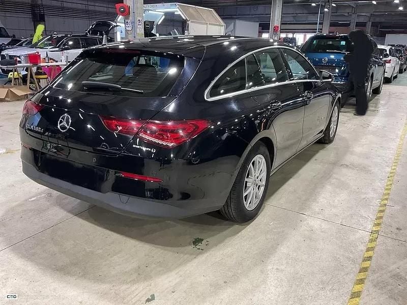 Usado Mercedes CLA180 Shooting Brake Business 116 HP (85 kW) 2021 Preto Carrinha