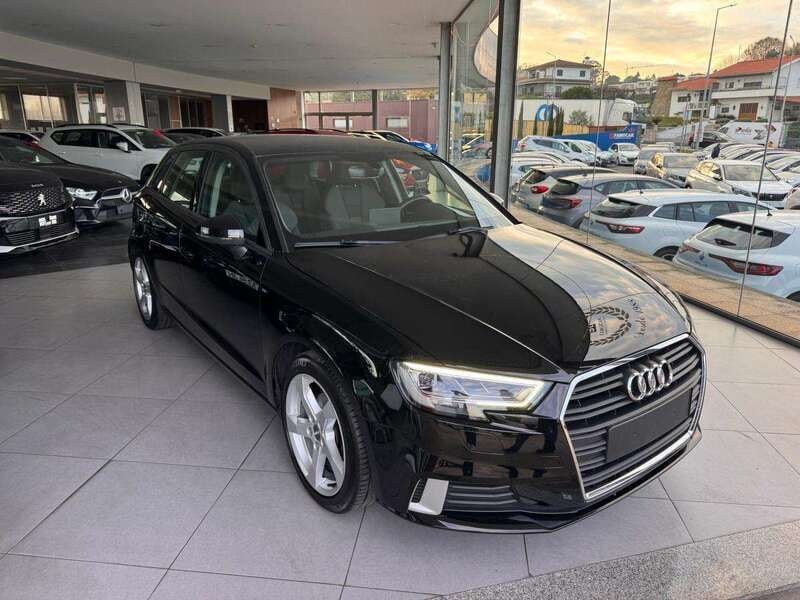 Preto Usado 2020 Audi A3 Sport Sedan | € 18.980 (Preço justo) - Imagem 1/4