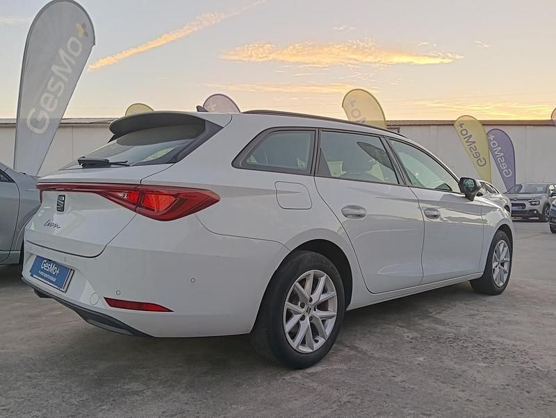 Usado Seat Leon ST 110 HP (80 kW) 2022 Branco Carrinha
