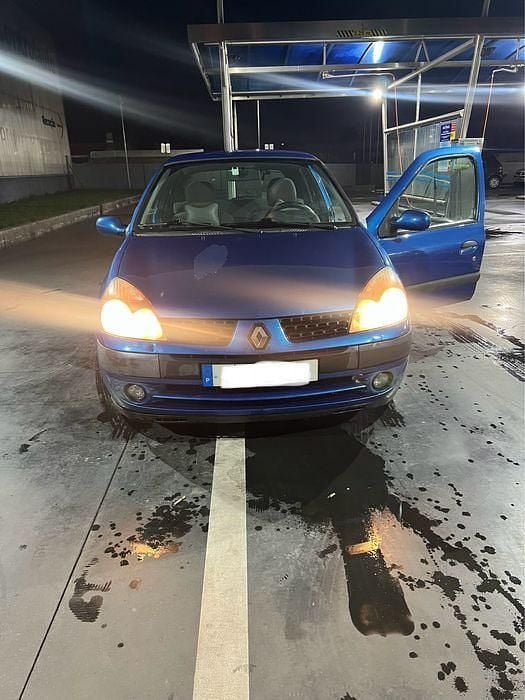 Usado 2004 Renault Clio II Sedan | € 2.100 (Preço justo) - Imagem 1/4