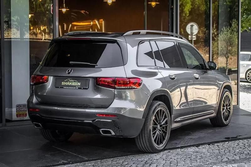 Usado Mercedes GLB200 AMG line 150 HP (110 kW) 2020 Cinzento SUV