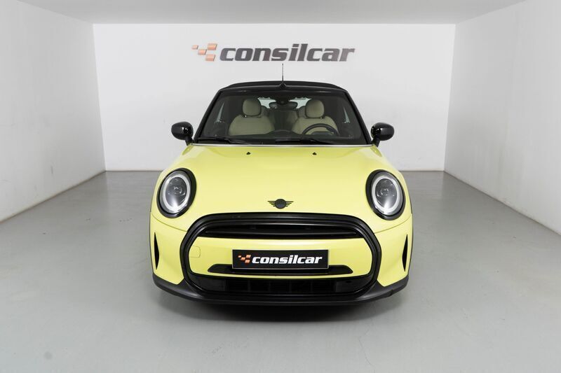 Amarelo Usado 2021 Mini Cooper Cabriolet Cabrios | € 23.980 - Imagem 1/4