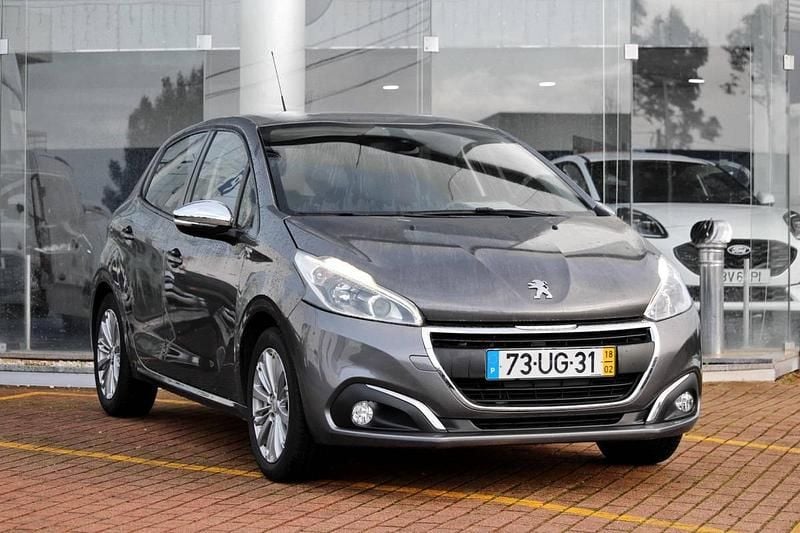 Cinza Usado 2018 Peugeot 208 Style Citadino | € 10.750 (Preço justo) - Imagem 1/4