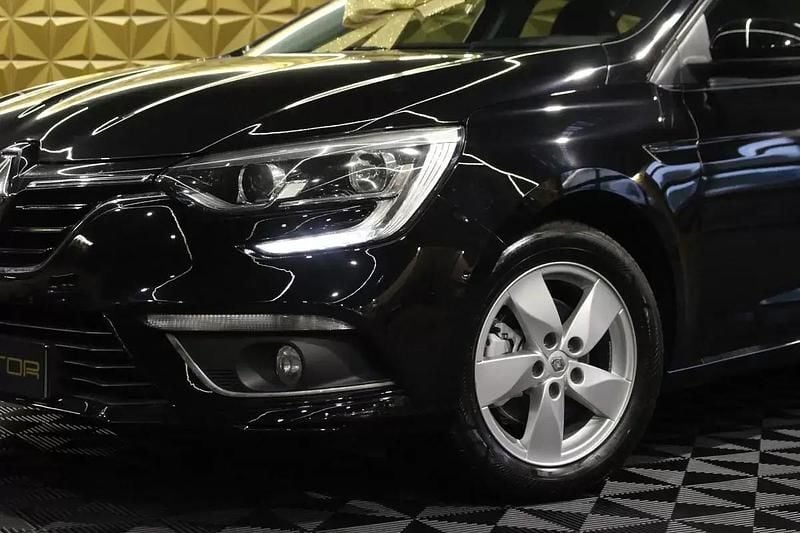 Usado Renault Mégane GrandTour Zen 110 HP (80 kW) 2017 Preto Carrinha