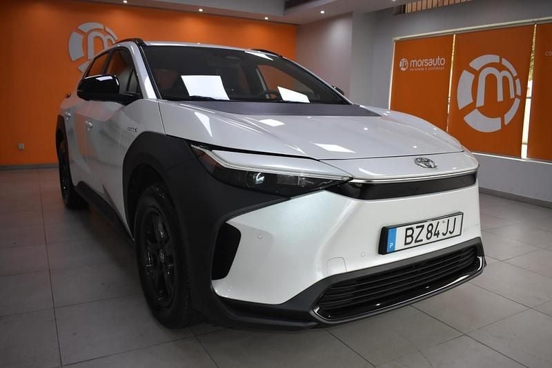 Branco Usado 2023 Toyota bZ4X SUV | € 34.900 (Preço justo) - Imagem 1/4