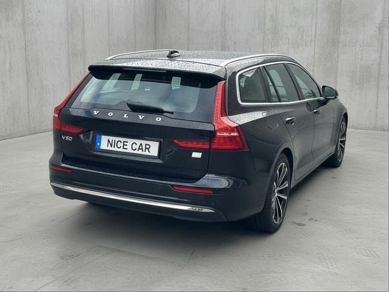 Usado Volvo V60 350 HP (257 kW) 2023 Preto Carrinha