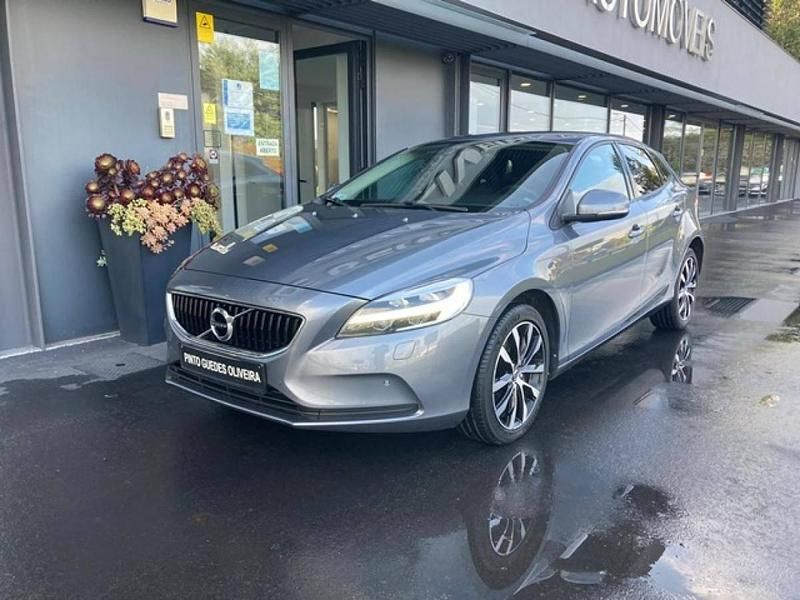 Cinzento Usado 2017 Volvo V40 | € 13.900 (Super Preço) - Imagem 1/4