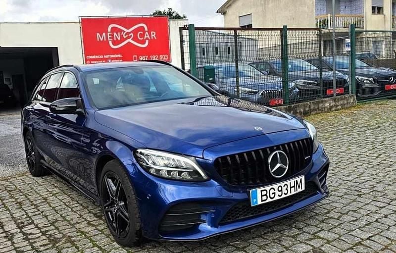 Usado Mercedes C300 306 HP (225 kW) 2020 Azul Carrinha