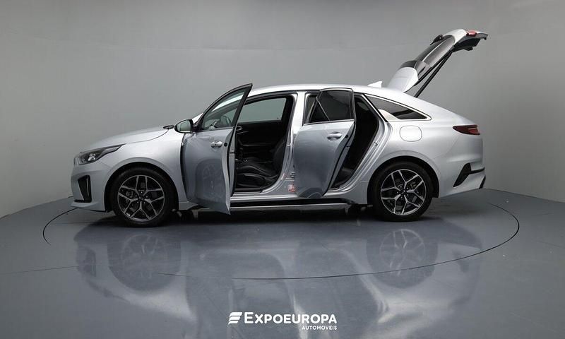 Usado Kia ProCeed 119 HP (87 kW) 2021 Cinzento Carrinha