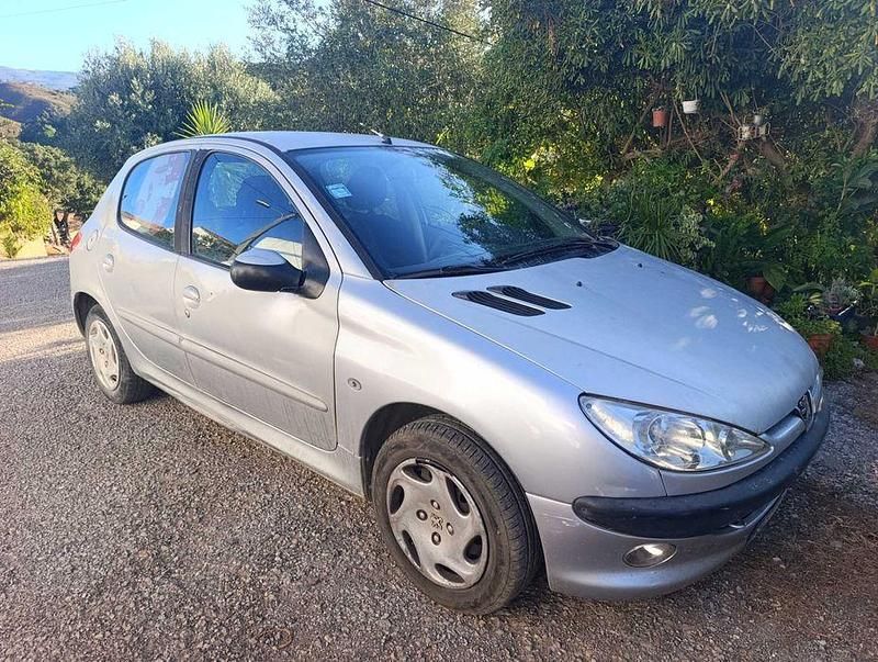 Usado 2001 Peugeot 206 Sedan | € 1.000 (Preço justo) - Imagem 1/4