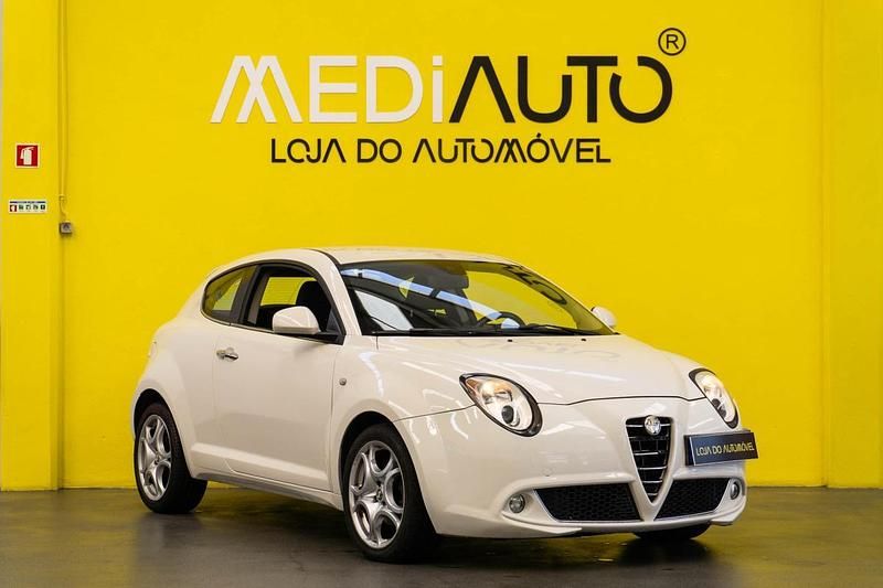Branco Usado 2008 Alfa Romeo MiTo Progression Citadino | € 5.900 - Imagem 1/4