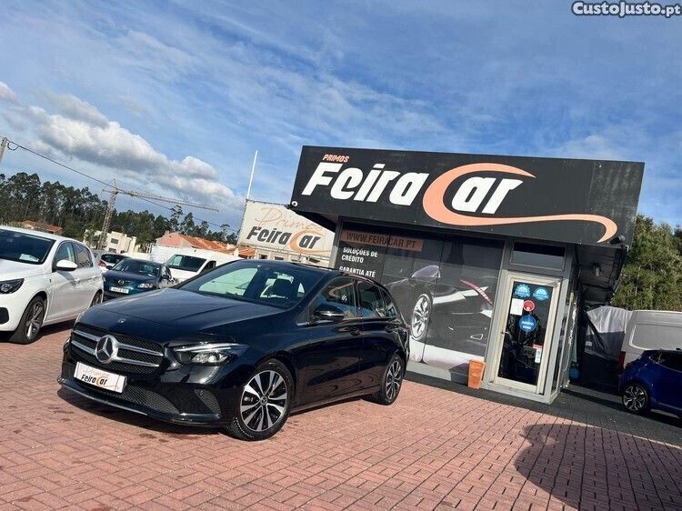 Preto Usado 2021 Mercedes B180 Style Monovolume | € 27.900 - Imagem 1/1