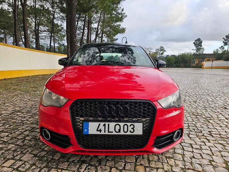 Usado Audi A1 Sport 105 HP (77 kW) 2011 Vermelho Citadino