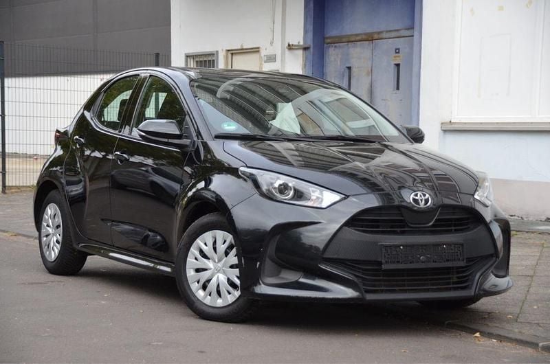Usado 2021 Toyota Yaris Sedan | € 14.200 (Bom preço) - Imagem 1/4