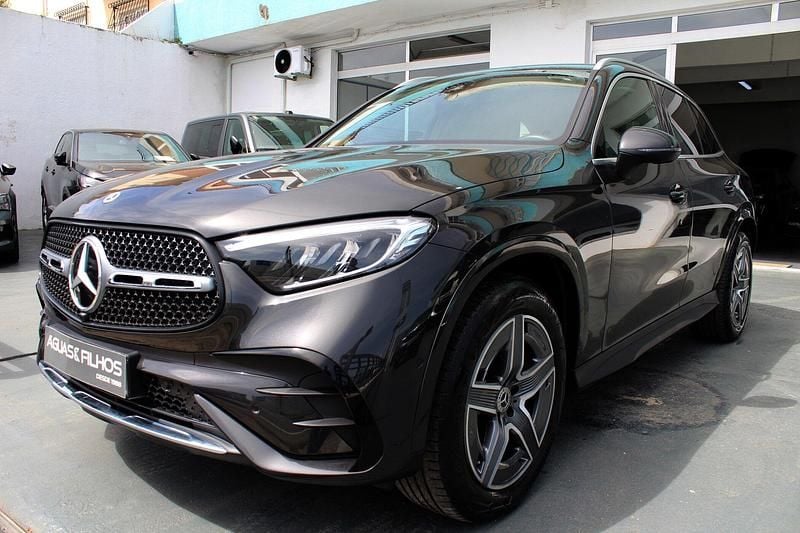 Cinza Usado 2024 Mercedes GLC300 SUV | € 69.990 - Imagem 1/4