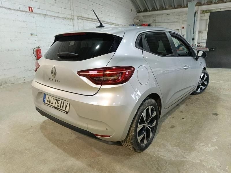 Usado Renault Clio V 100 HP (73 kW) 2022 Cinzento