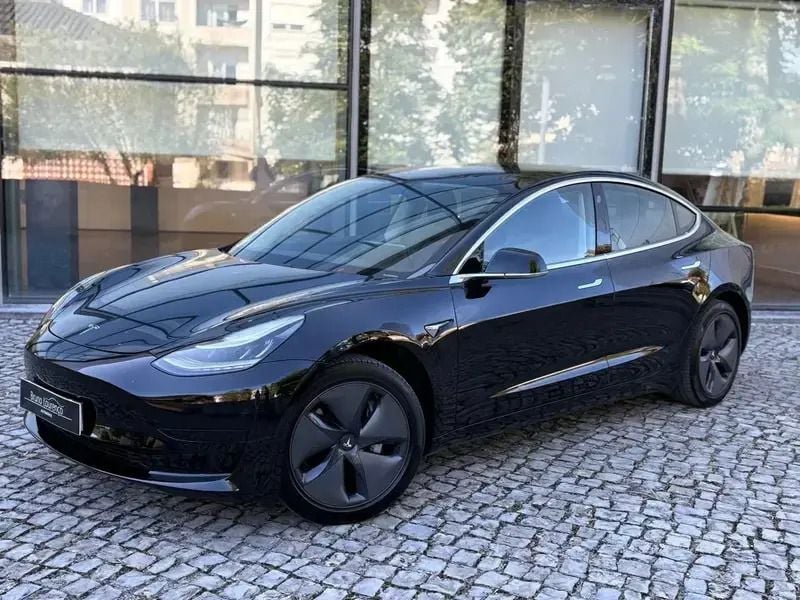 Usado Tesla Model 3 Standard Range Plus 239 kW (325 HP) 2019 Preto Sedan