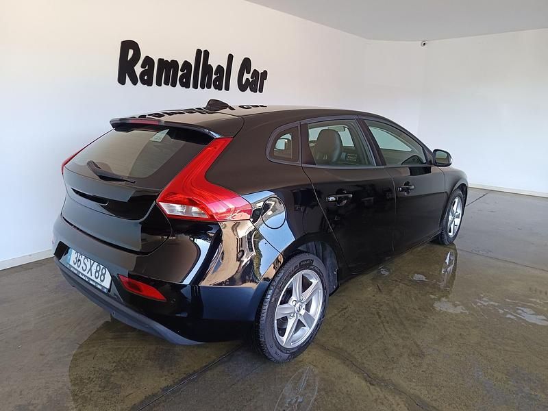 Usado Volvo V40 Kinetic 120 HP (88 kW) 2017 Preto Carrinha