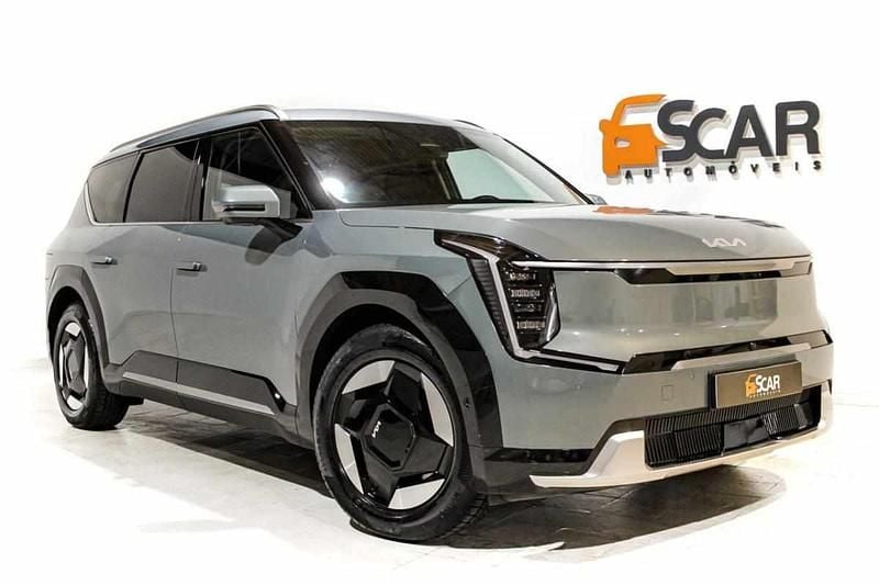 Cinzento Usado 2024 Kia EV9 SUV | € 58.950 - Imagem 1/4