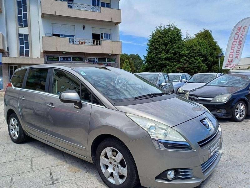 Usado Peugeot 5008 110 HP (80 kW) 2010 Outra Monovolume