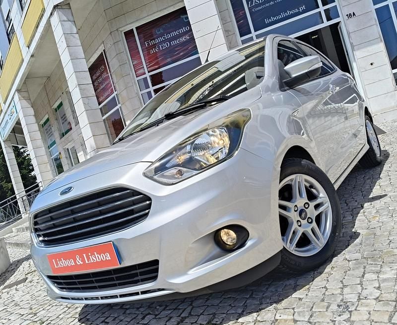Cinzento Usado 2017 Ford Ka Plus Titanium Citadino | € 10.500 - Imagem 1/4