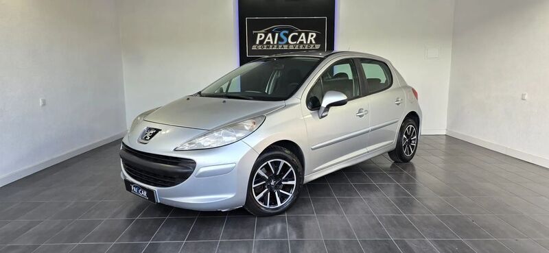 Cinzento Usado 2009 Peugeot 207 Sport Citadino | € 5.990 (Caro) - Imagem 1/4