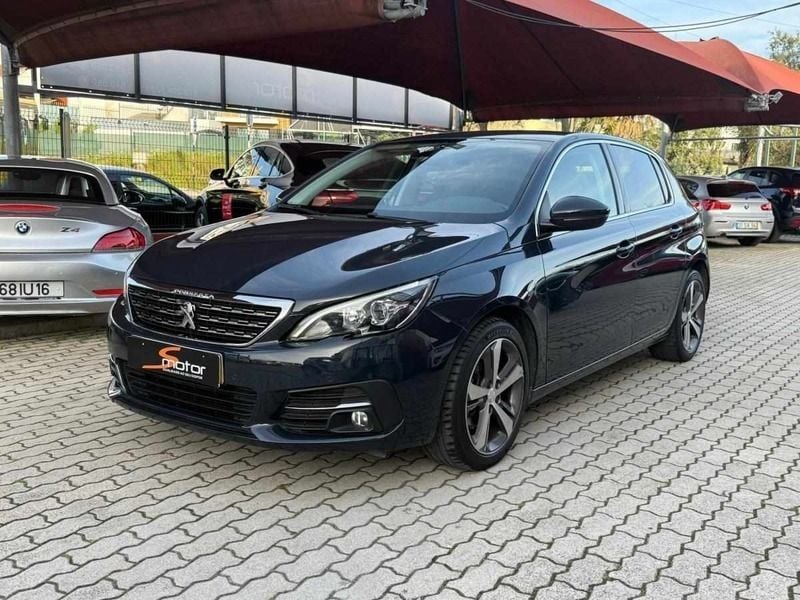 Cinza Usado 2018 Peugeot 308 Allure | € 15.250 (Preço justo) - Imagem 1/4