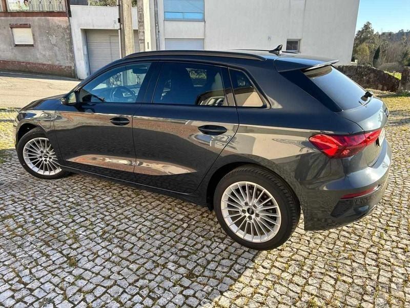 Usado Audi A3 e-tron Premium 204 HP (150 kW) 2020 Cinzento Citadino