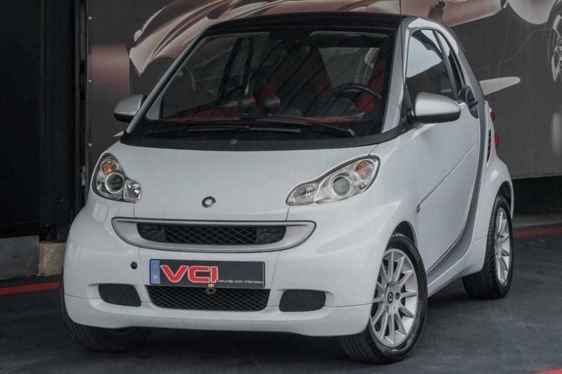 Branco Usado 2010 Smart ForTwo Coupé Coupé | € 7.750 (Caro) - Imagem 1/4