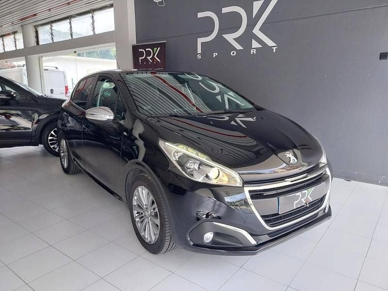 Preto Usado 2016 Peugeot 208 Citadino | € 9.950 (Preço justo) - Imagem 1/4