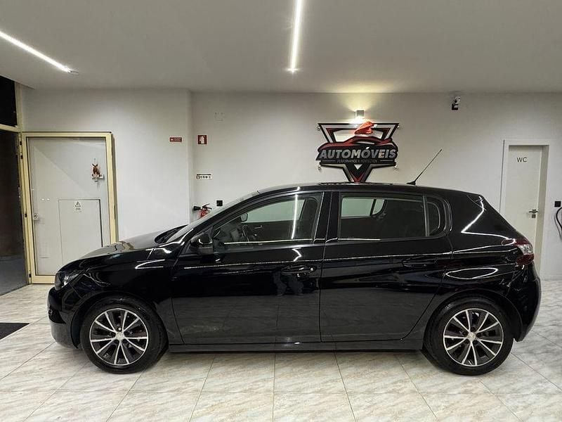 Usado Peugeot 308 Allure 90 HP (66 kW) 2014 Sedan