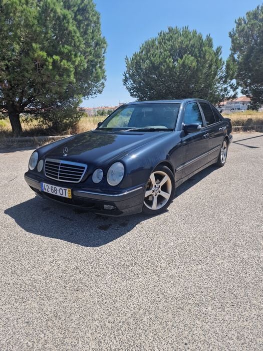 Usado Mercedes E220 Avantgarde 143 HP (105 kW) 2000 Sedan
