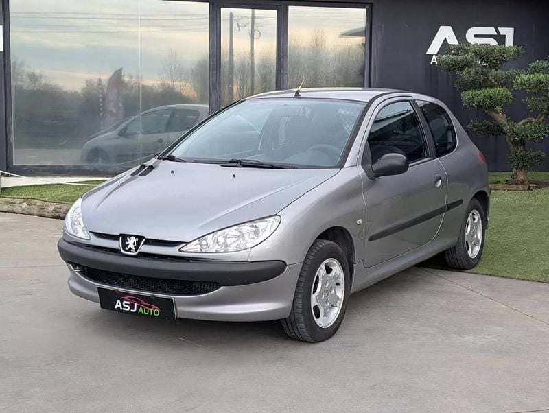 Cinza Usado 2005 Peugeot 206 Van | € 1.750 (Bom preço) - Imagem 1/4