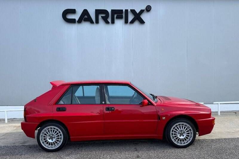 Usado Lancia Delta 215 HP (158 kW) 1995 Vermelho Citadino