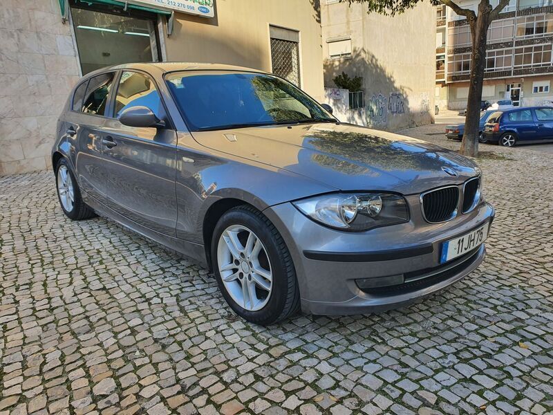 Cinza Usado 2009 BMW 118 Citadino | € 8.700 (Preço justo) - Imagem 1/4